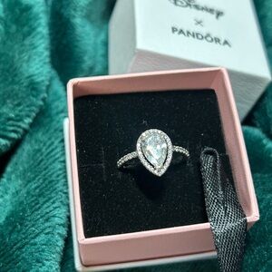 Pandora Sparkling Pear Halo ring - size 7 - Sterling Silver